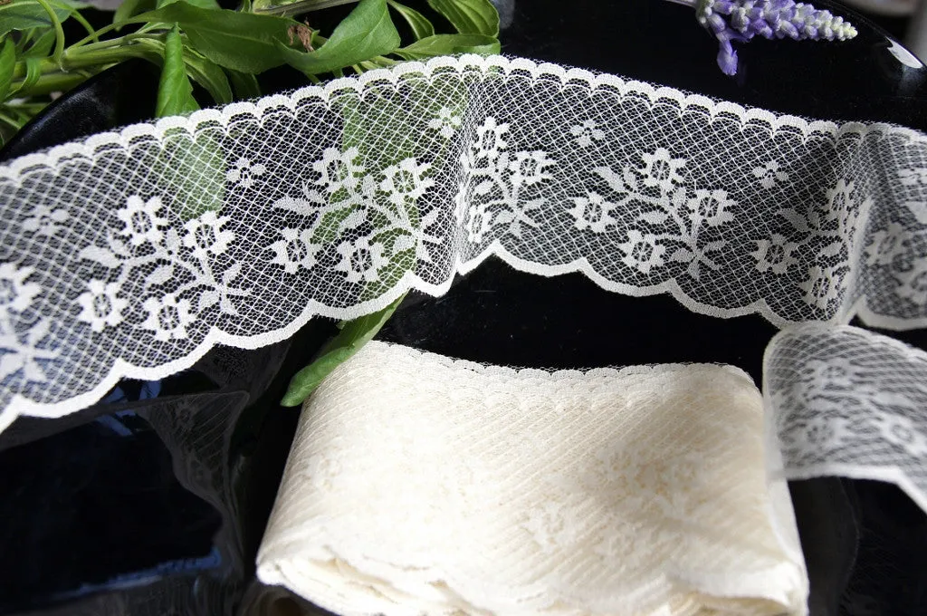 2¼" Ivory Floral Scalloped Lace Trim