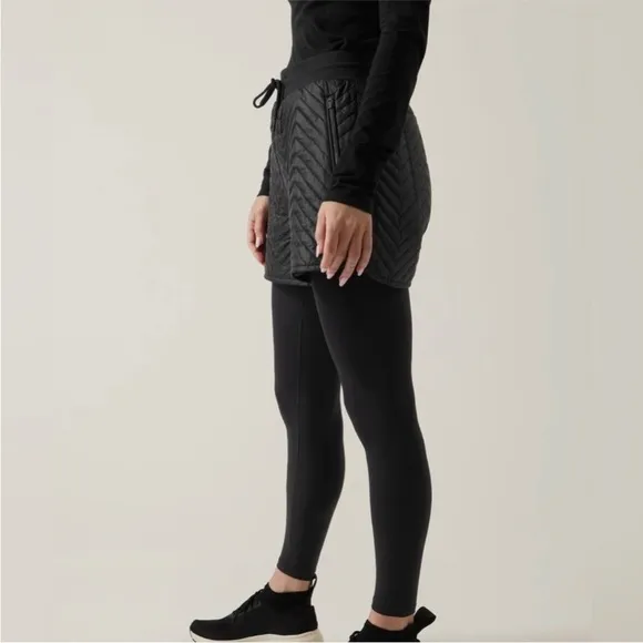 Athleta Apres Ski Hiking Climbing Short Black Size 8 NWT 🆕