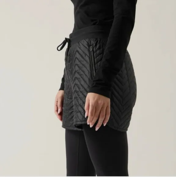 Athleta Apres Ski Hiking Climbing Short Black Size 8
