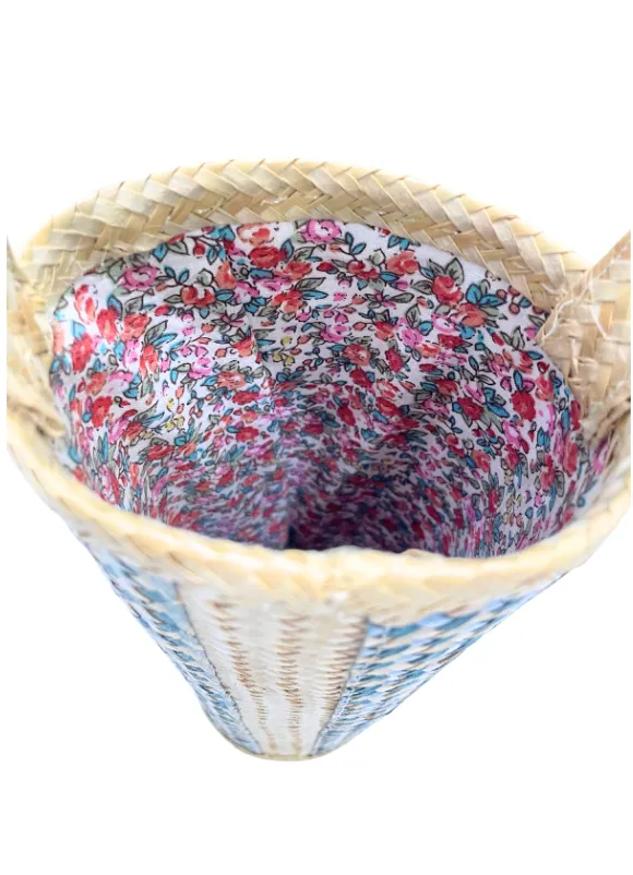 Bahamian Wine Holder with Island Straw