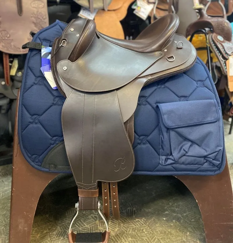 Bates Half Breed Saddle Kimberley with Short Fender (BHKMHBSF)