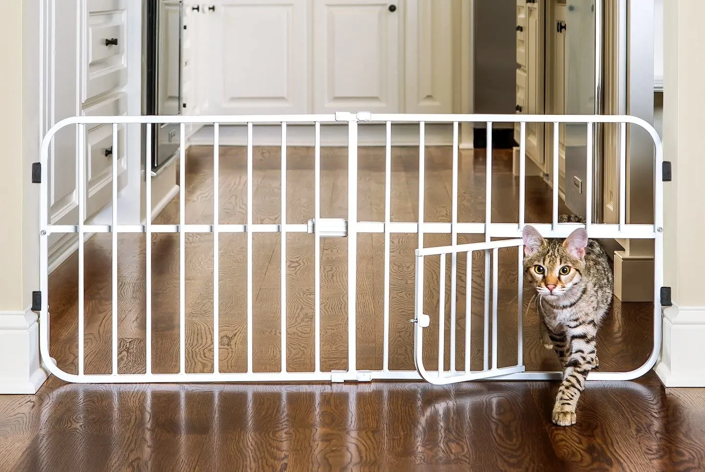 Carlson Pet Products 0618DS Mini Tuffy Metal Expandable Pet Gate, White!