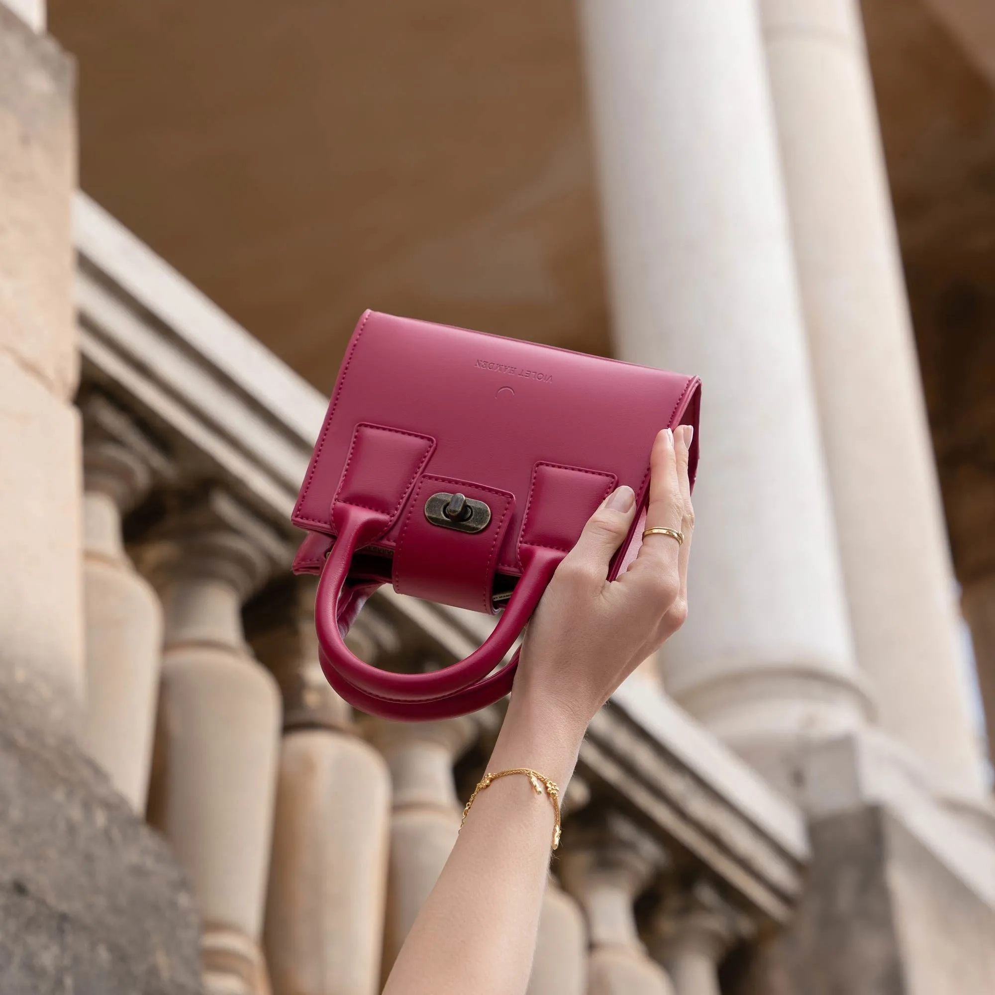 Essential Bag fuchsia crossbody bag