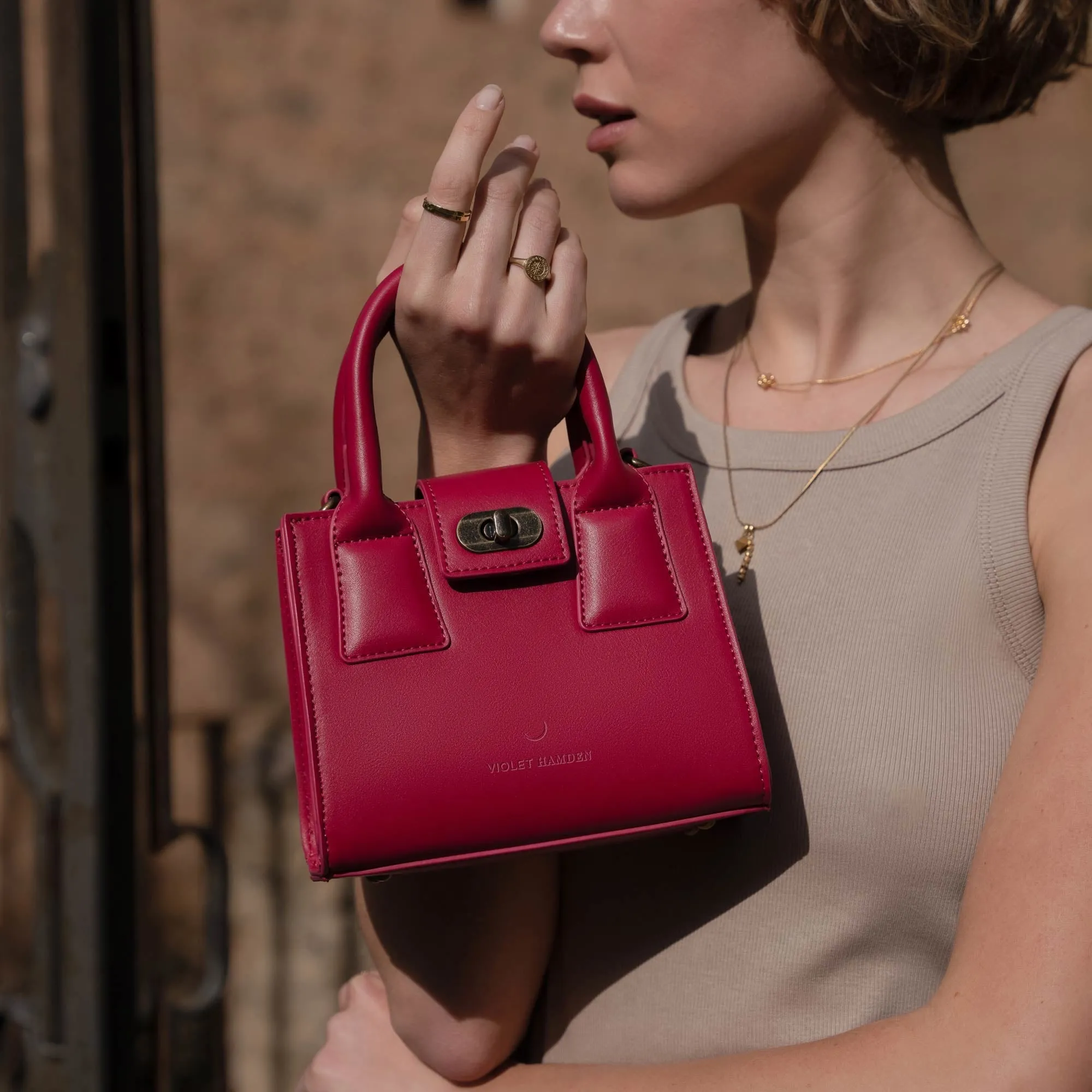 Essential Bag fuchsia crossbody bag