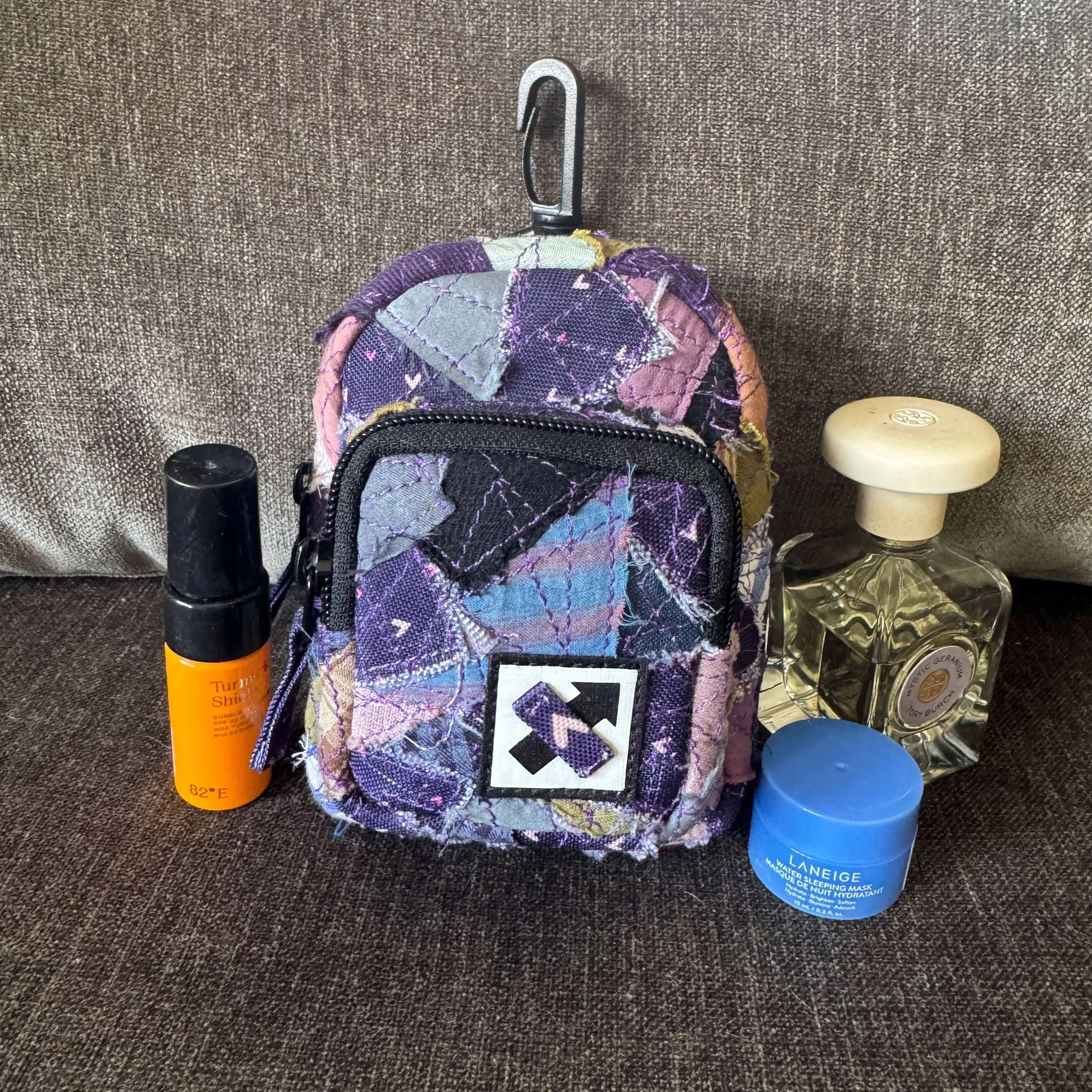 FABRIC SHREDS 251.128 MINI BACKPACK TRINKET