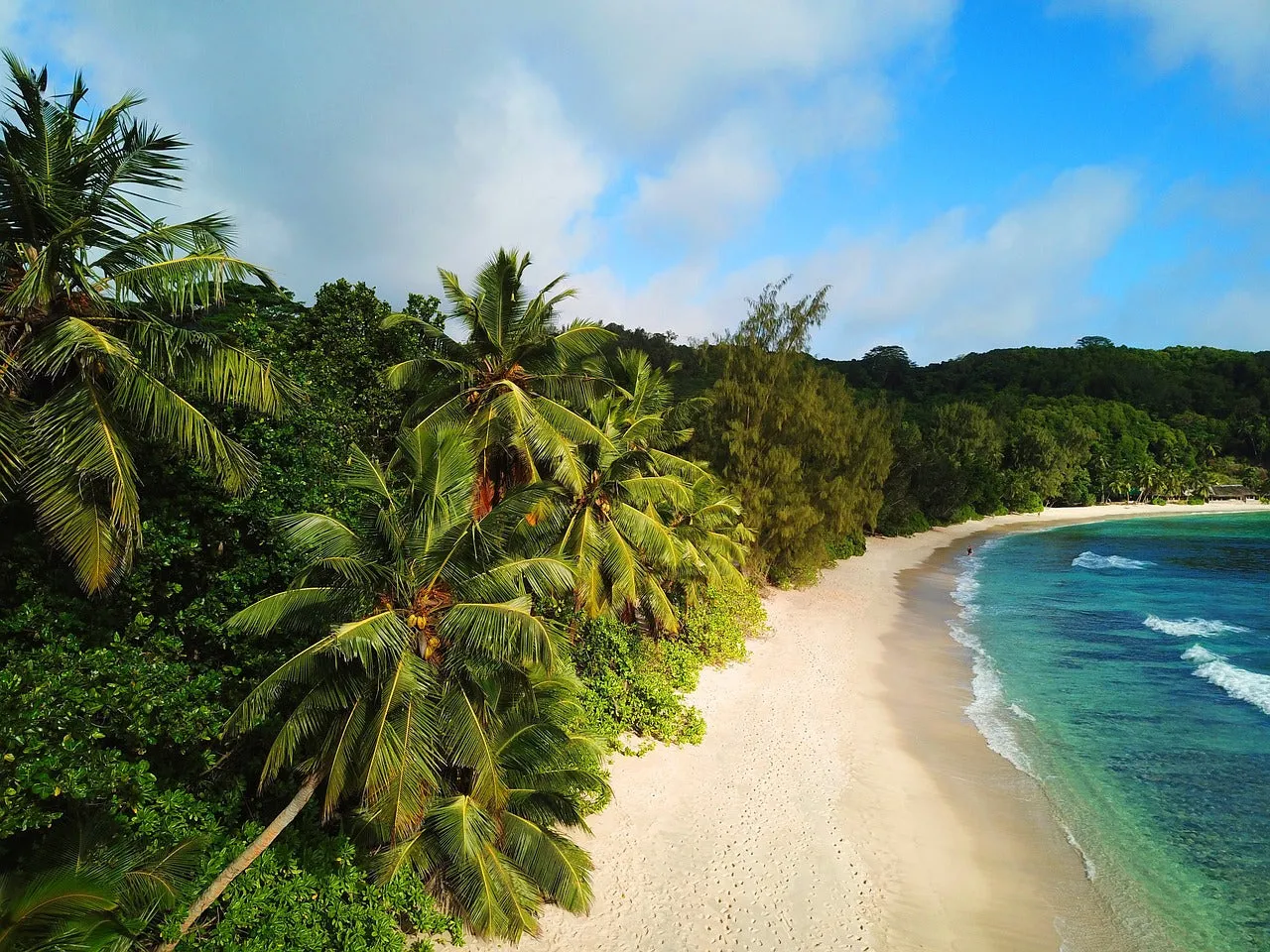 Fiji - Azure Waters and Island Harmony: A Comprehensive 10-Day Guide
