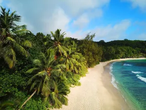 Fiji - Azure Waters and Island Harmony: A Comprehensive 10-Day Guide