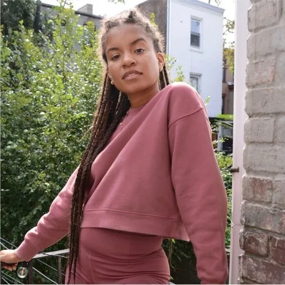 Girlfriend Collective Mauve 50/50 cropped crewneck sweater