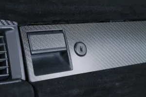 Glove box - Carbon fiber trim