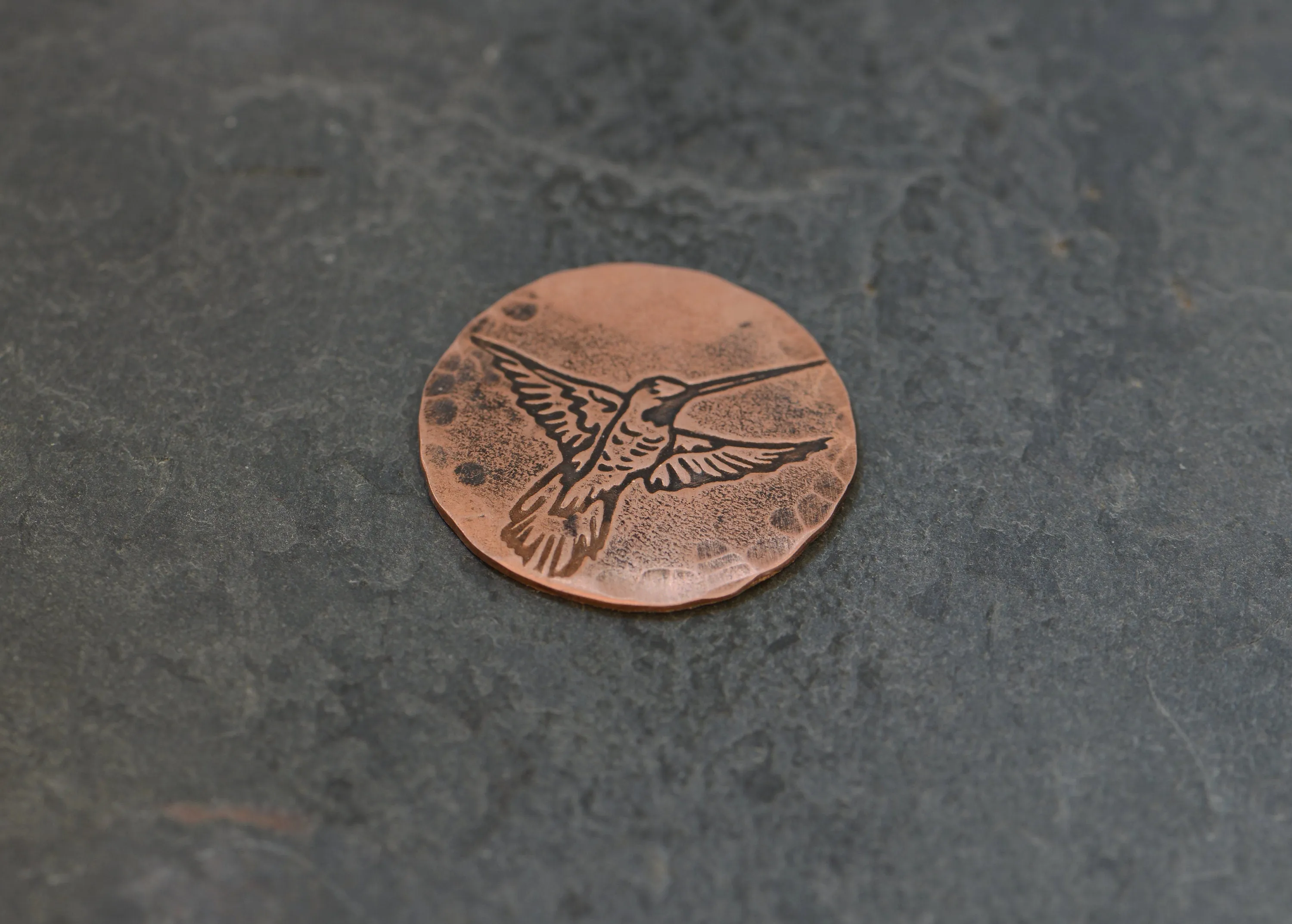 Golf ball marker with hummingbird in Copper