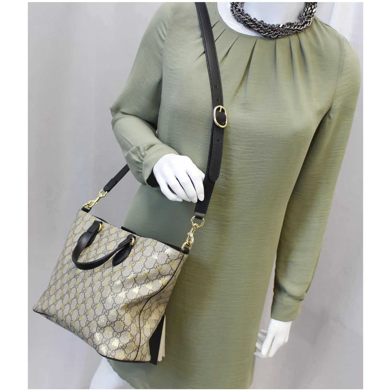 GUCCI GG Supreme Bees Monogram Tote Bag Black/Gold 473887