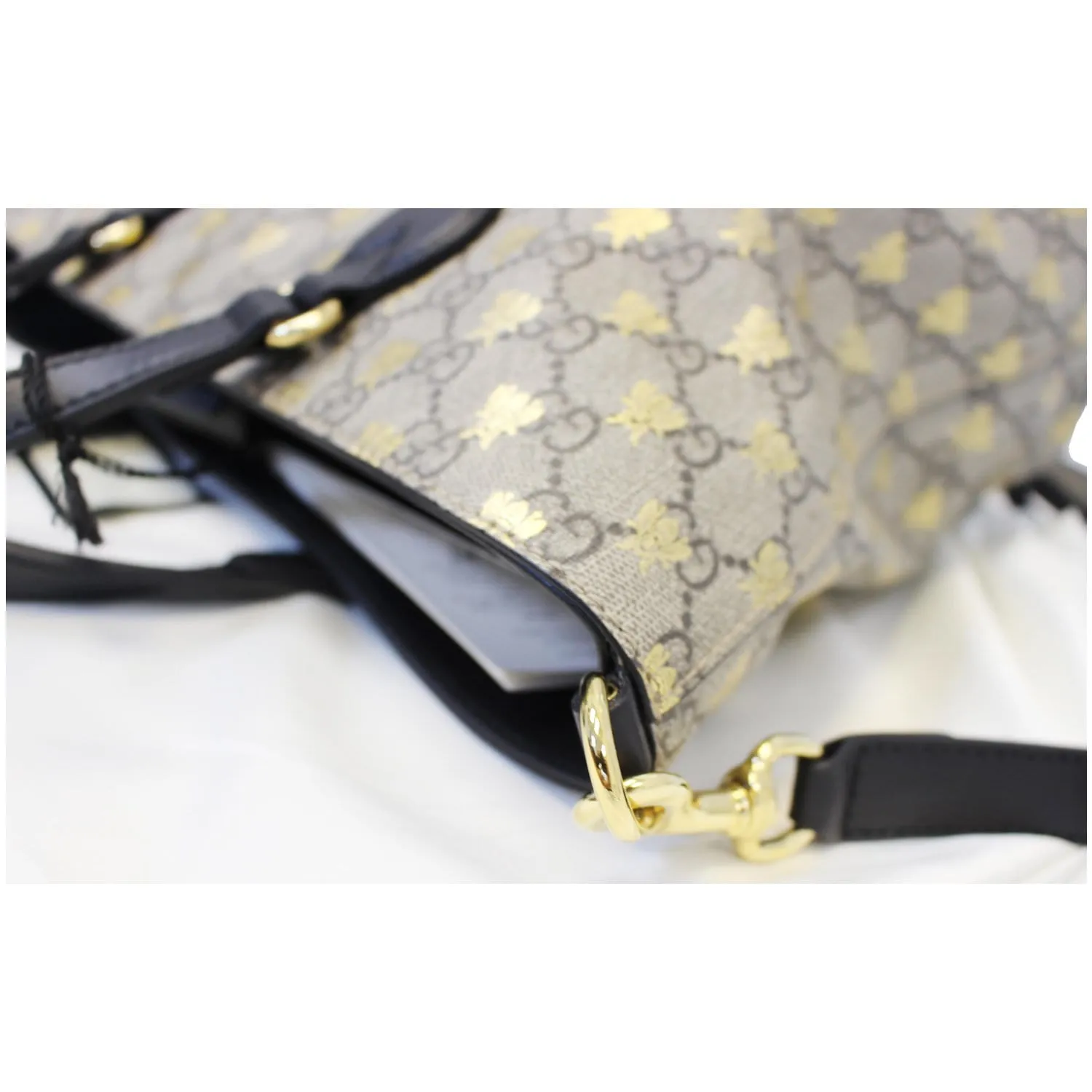 GUCCI GG Supreme Bees Monogram Tote Bag Black/Gold 473887