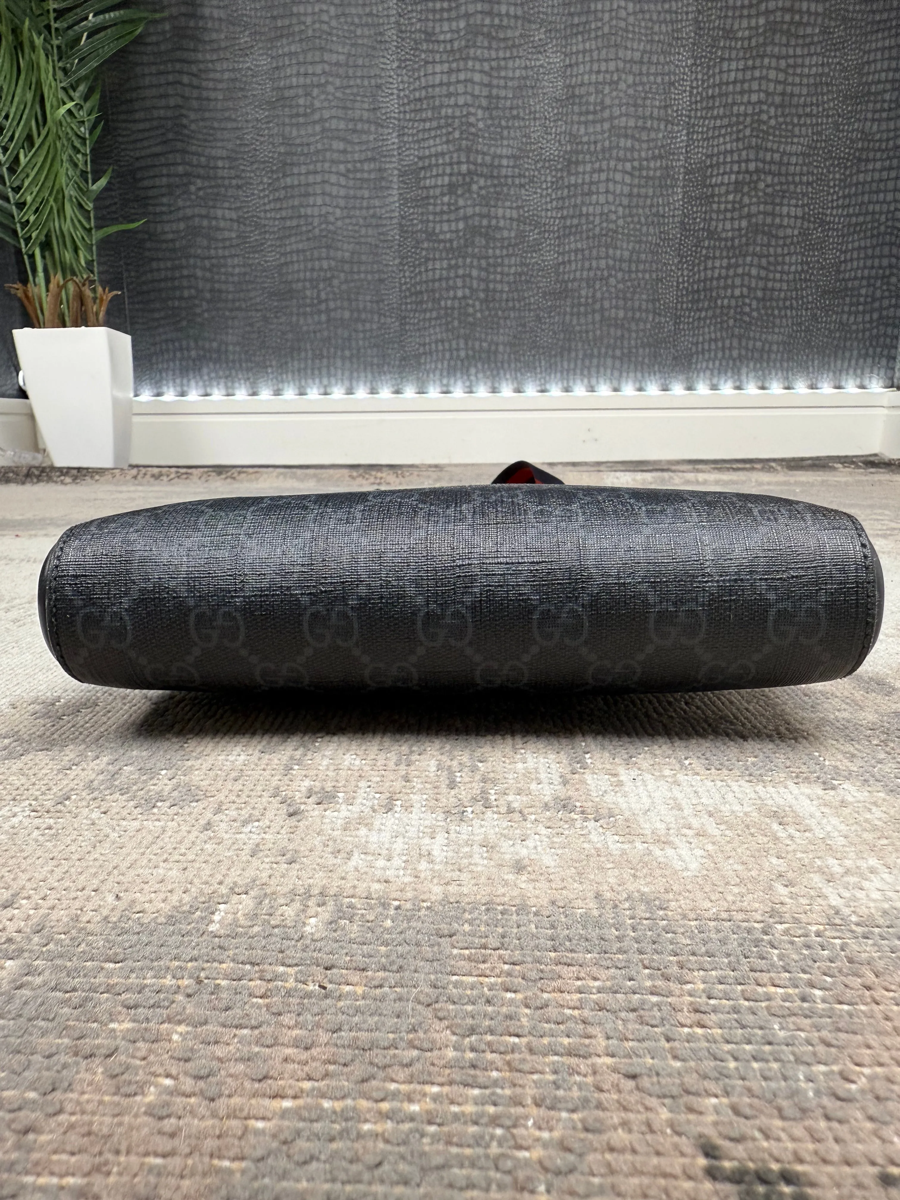 Gucci GG Supreme Messenger Bag (Small) - Black