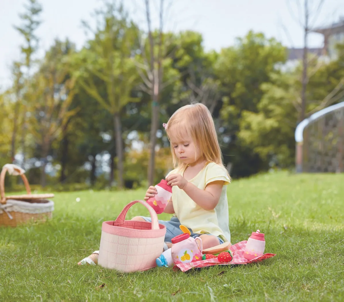 Hape Toddler Picnic Basket