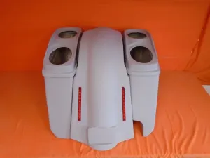 Harley Davidson 5" Heritage Softail Extended Saddlebags Dual 6.5" Speaker Lids   LED Fender Right Cutout