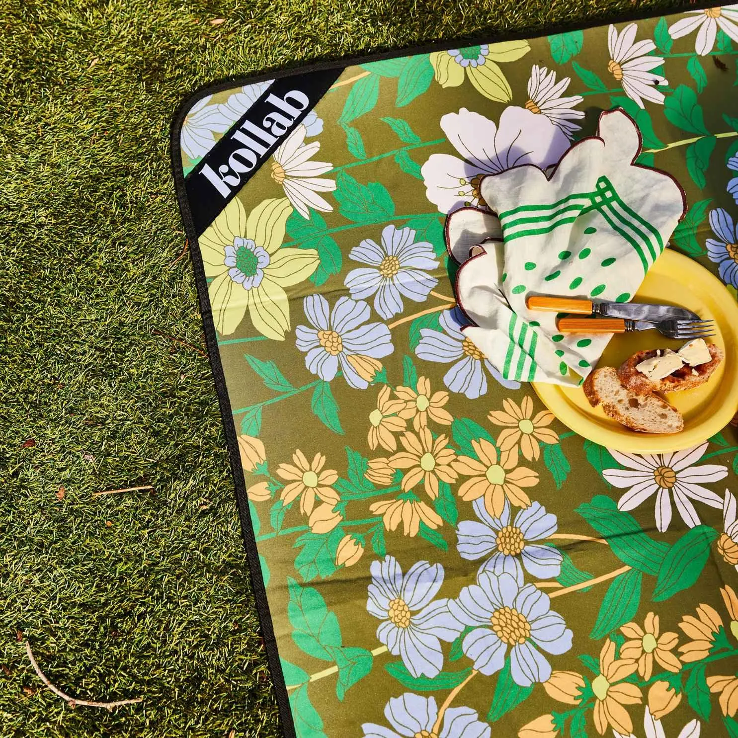 KOLLAB PICNIC MAT SAGE X CLARE & KOLLAB FLORIA