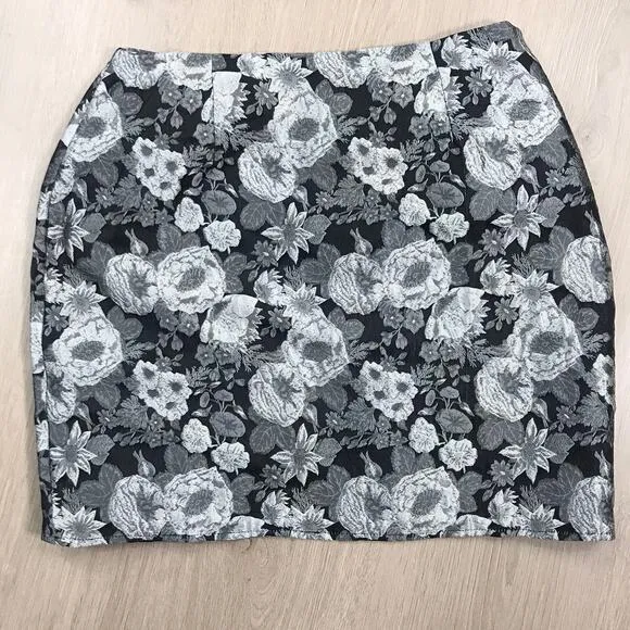 Kourt Outfit Set Large Silver Black Skirt Crop Top Floral Ruffle Y2K Festival