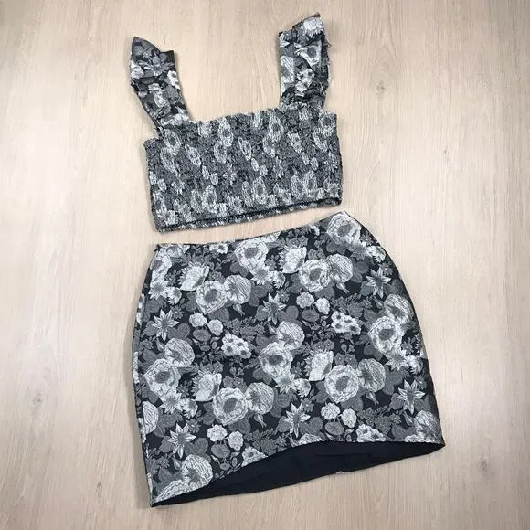 Kourt Outfit Set Large Silver Black Skirt Crop Top Floral Ruffle Y2K Festival