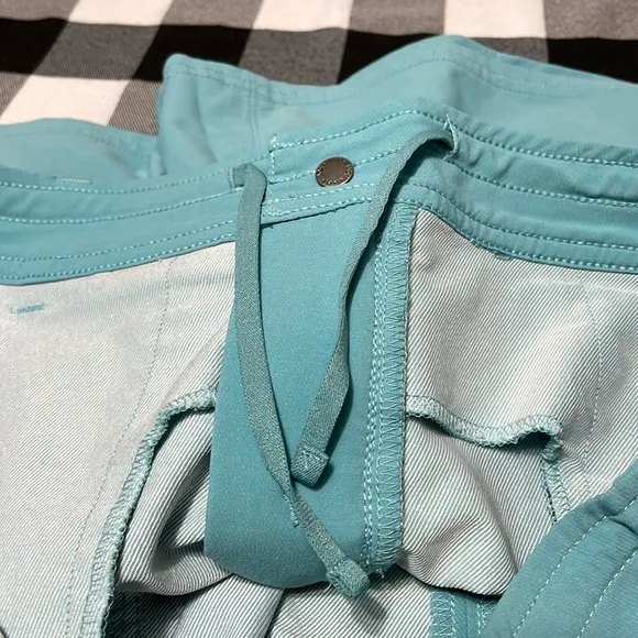Kuhl SHIFT ANFIB SHORT Aqua Blue Hiking 6275 Size 12 x 7 Stretch Zip Pockets