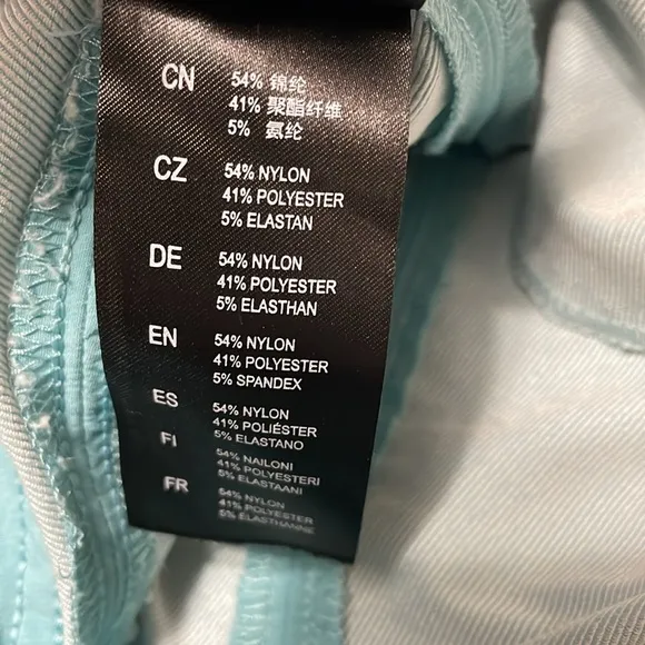 Kuhl SHIFT ANFIB SHORT Aqua Blue Hiking 6275 Size 12 x 7 Stretch Zip Pockets