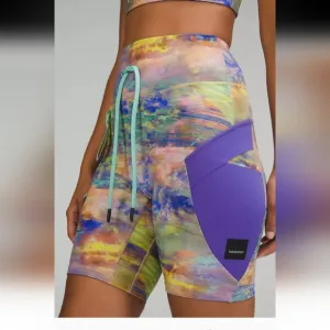 Lululemon Cargo Super High Rise Hiking Short 8”