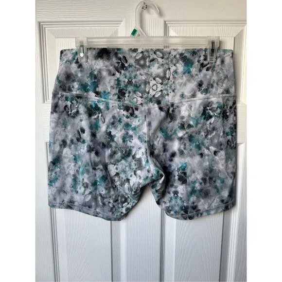 Lululemon Shorts Size 18 Women's Blue Gray Tie Dye Compression Gym