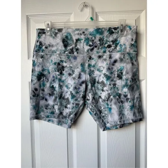 Lululemon Shorts Size 18 Women's Blue Gray Tie Dye Compression Gym