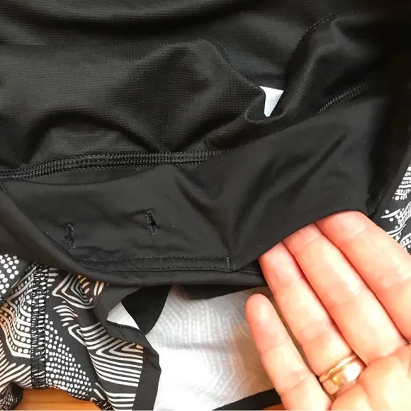 Lululemon Speed Up Black White Geometric Shorts, EUC, 10