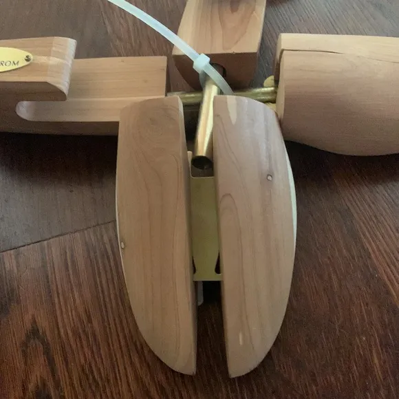 Nordstrom large cedar made in USA shoe tree adjustable shaper 3 pair lot