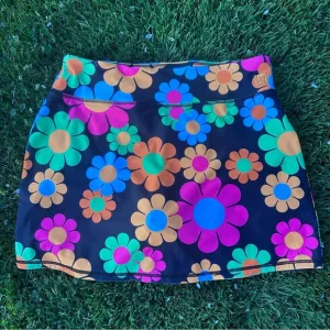 NWT Loudmouth Ladies Golf Skort Skirt - Magic Bus Daisy | Size Large