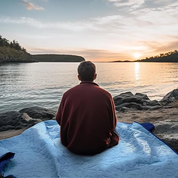 Outdoor Waterproof Blanket, Foldable Fleece Stadium Blanket for Outdoor Sports Event,Camping,Concerts, Car,Pet,Picnics -Windproof, Wearable,Machine Washable 80"x58"