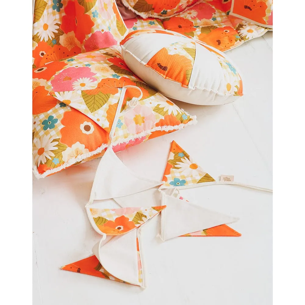 Picnic With Flowers Teepee - Beige, Orange & Green