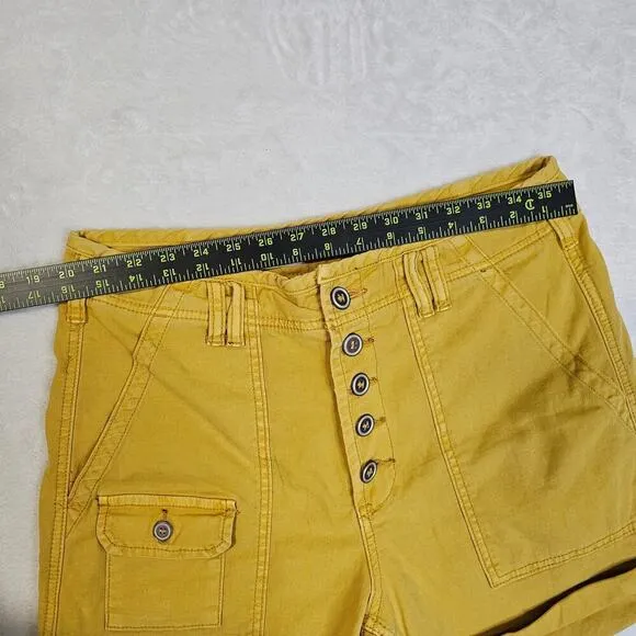 Pilcro Mustard yellow Sz31 Shorts. Buttondown. Stylish. Instyle. High Waist. Fun