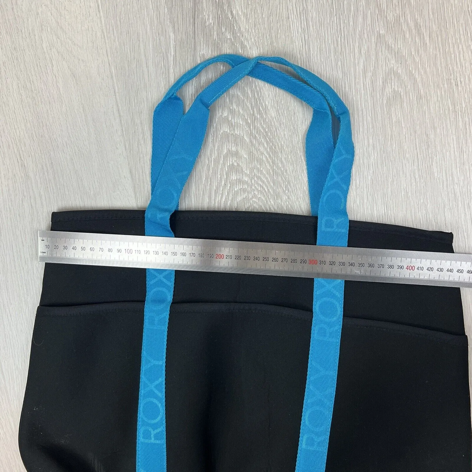 Roxy Womens Black Neoprene Shoulder Bag