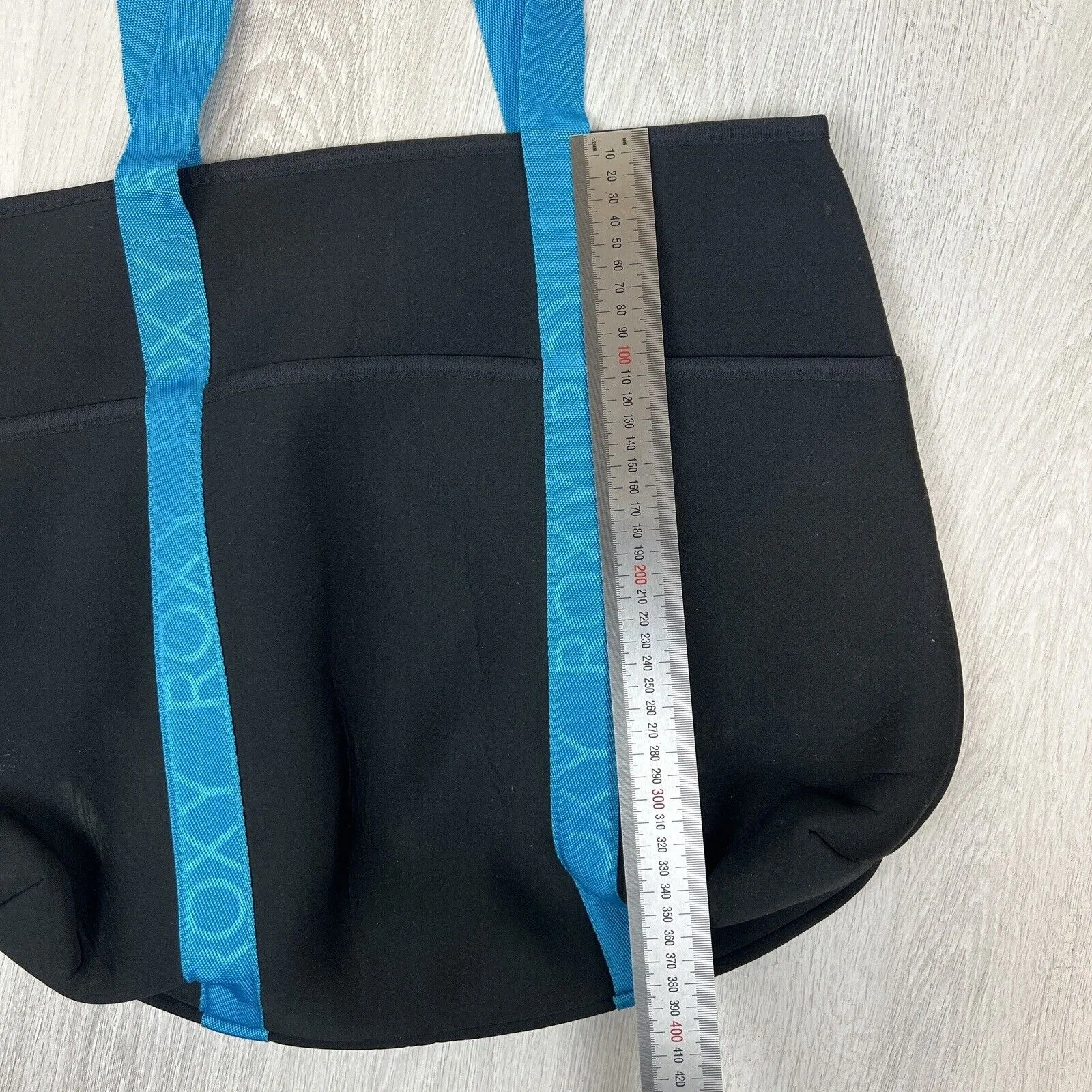 Roxy Womens Black Neoprene Shoulder Bag