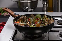 Saute pan with Removable Handle