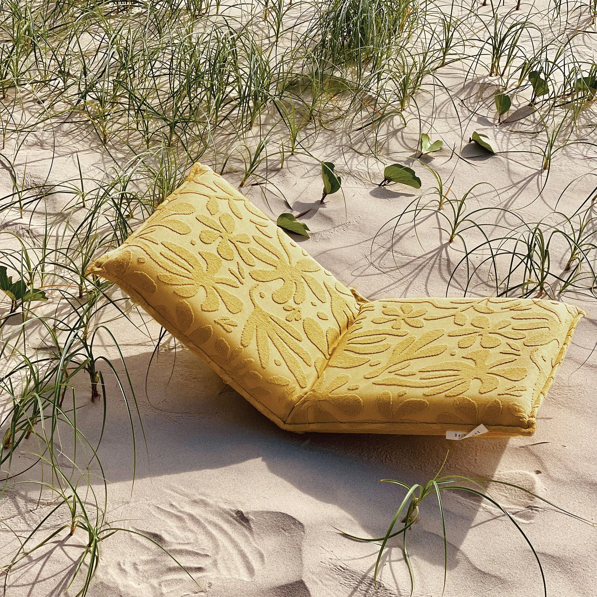 SUNNYLife Luxe Folding Seat Mango Bay Golden Mustard