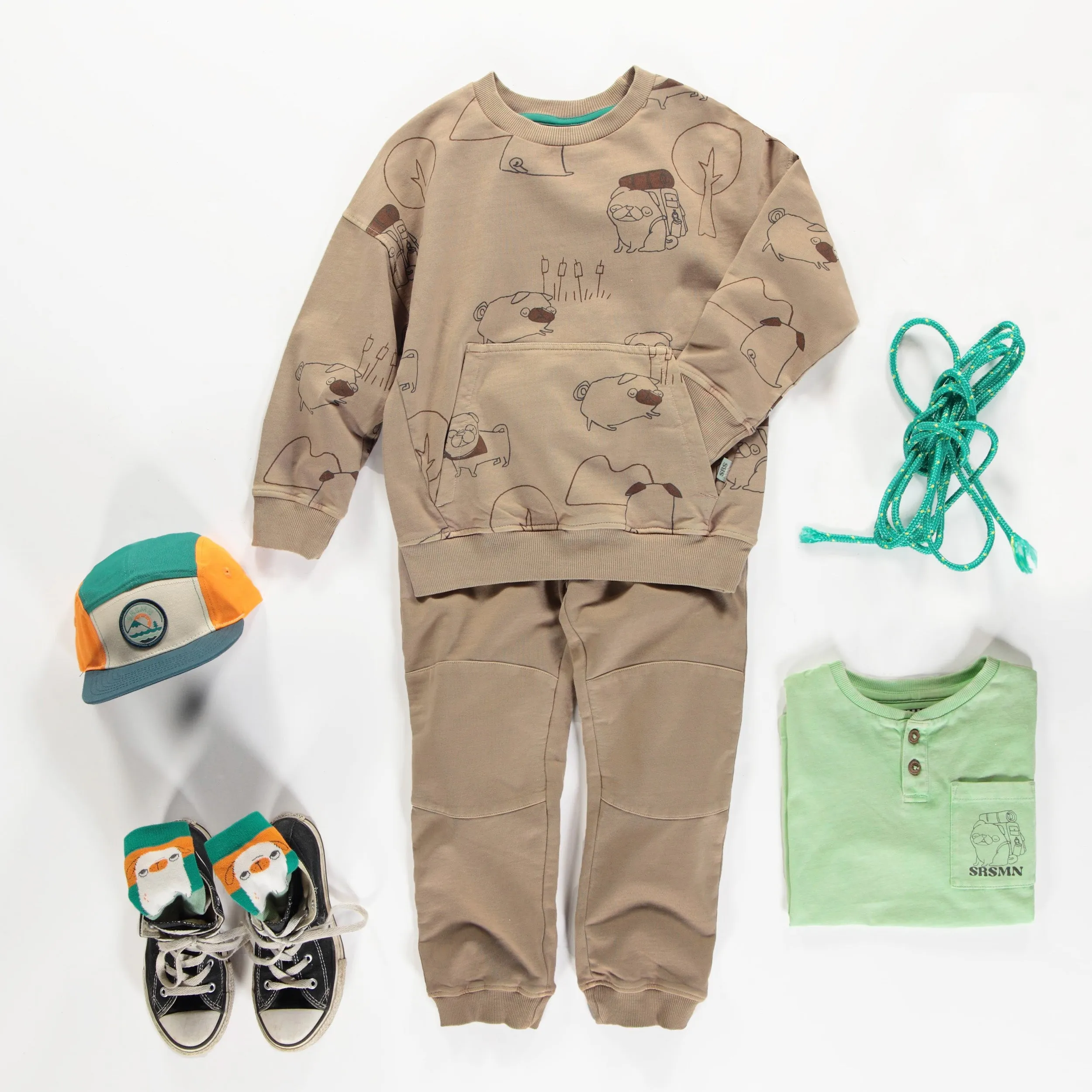 T-shirt à manches courtes vert avec une poche et une illustration, enfant || Green short sleeves T-shirt with a pocket and an illustration, child