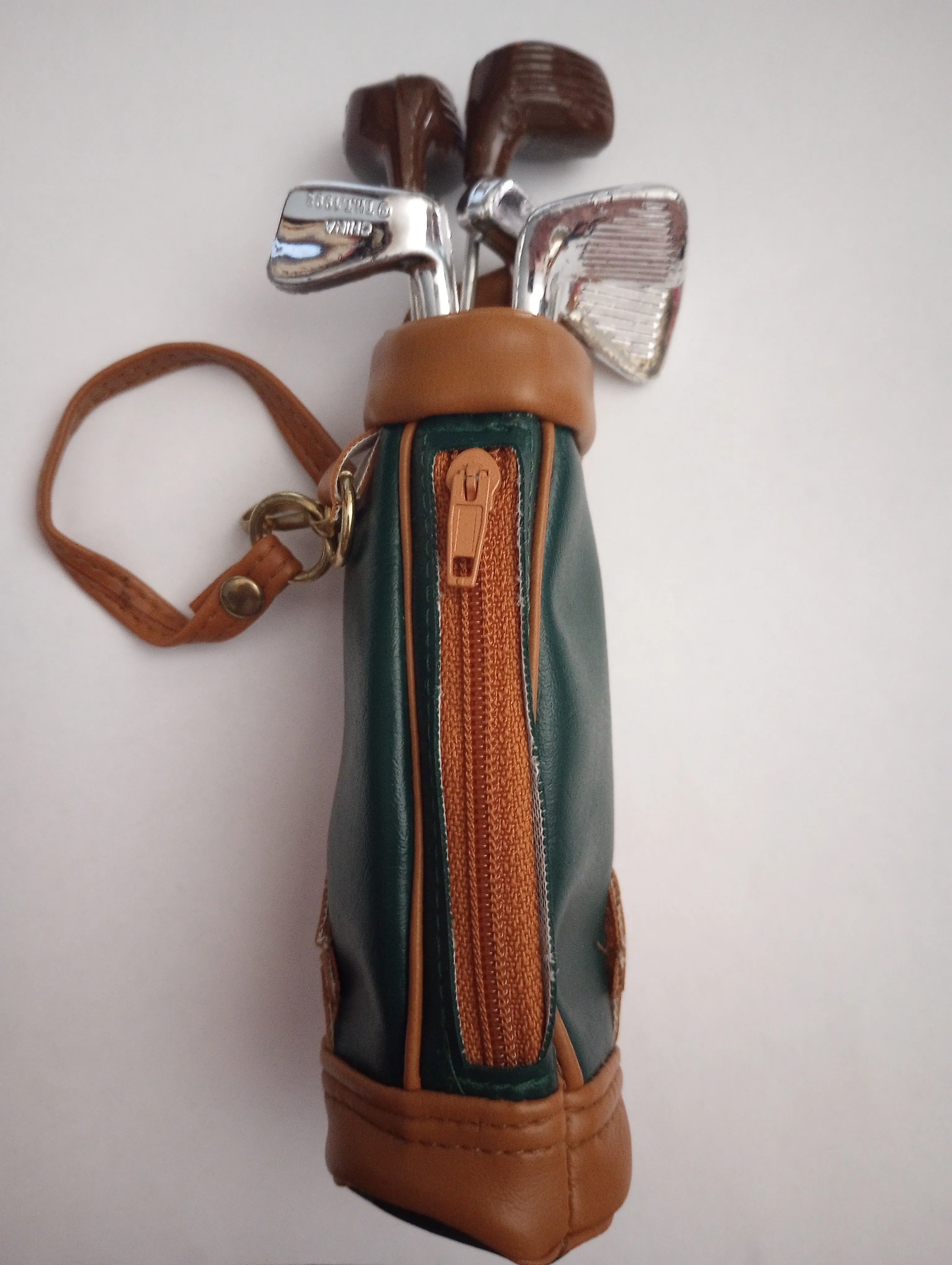 Tender Heart Treasure Teddy Accessory Hunter Green Golf Bag w/ 6 Clubs 82082