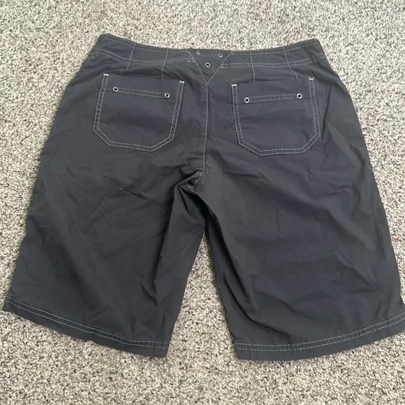 Title nine gray short size 4 hiking camping