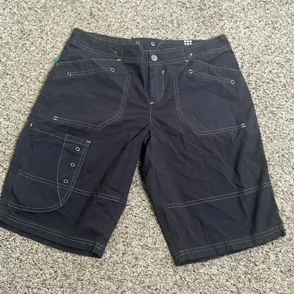 Title nine gray short size 4 hiking camping