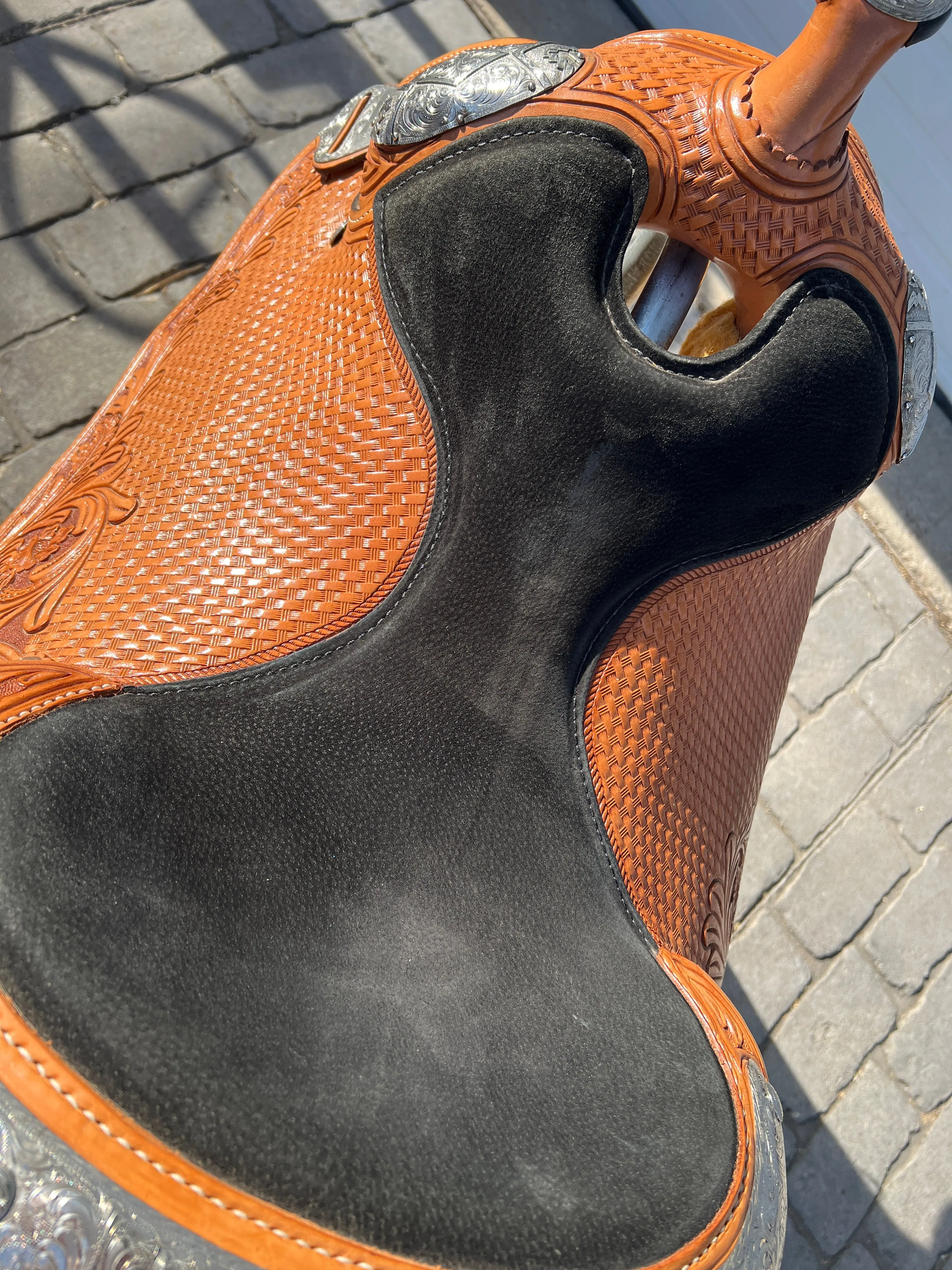 Used Dale Chavez 16” Western Show Saddle