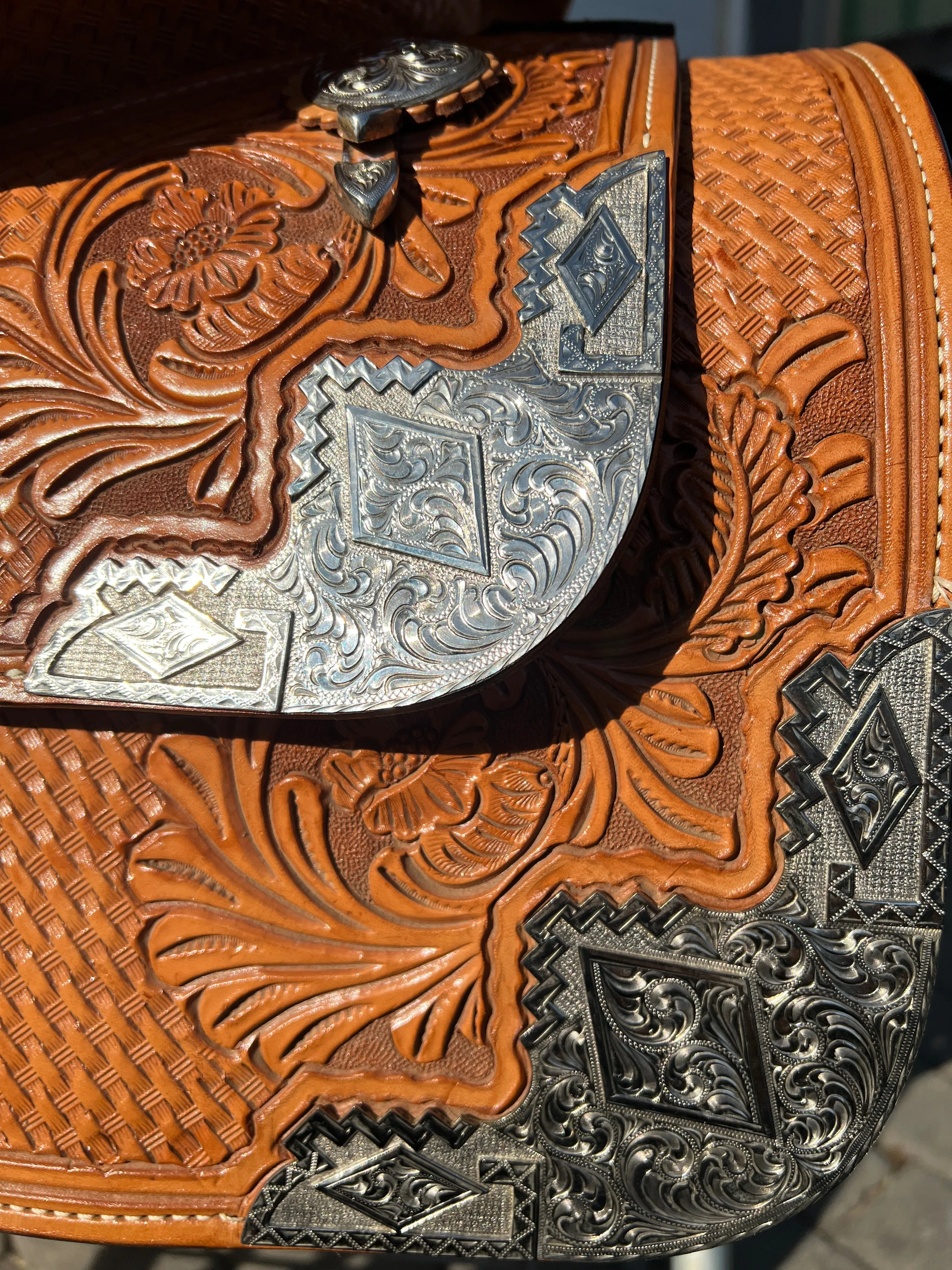 Used Dale Chavez 16” Western Show Saddle