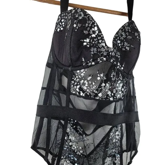 Victoria Secret Black/Silver Stunning Lingerie 34B