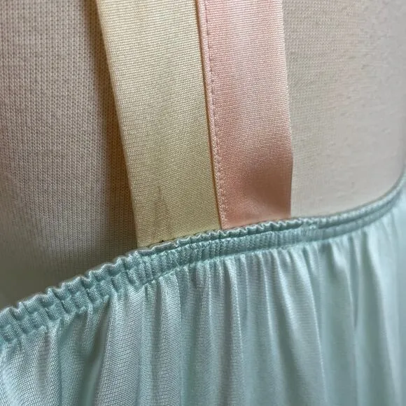 Vintage 60s / 70s Nylon Maxi Nightie Slip Dress Nightgown‎ // Size Medium