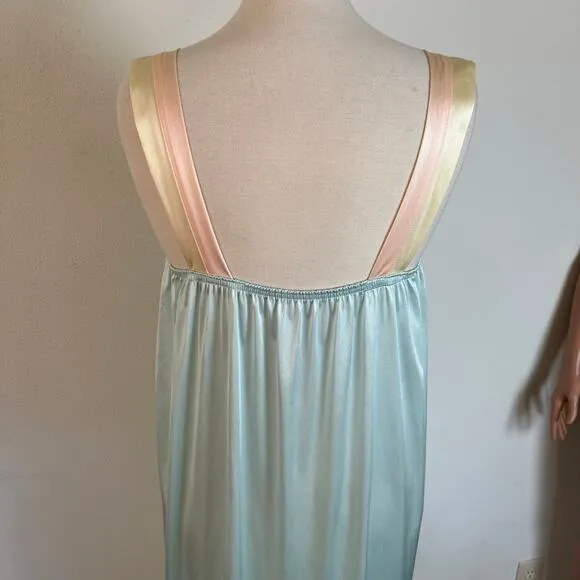 Vintage 60s / 70s Nylon Maxi Nightie Slip Dress Nightgown‎ // Size Medium