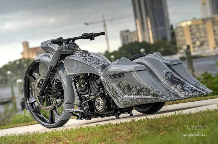 Vity's Design Diamond Saddlebag Latch Cover