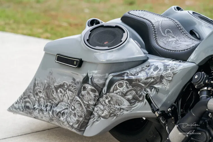 Vity's Design Diamond Saddlebag Latch Cover