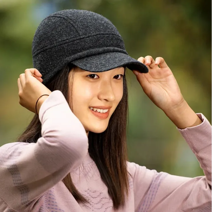 Warm Winter Ear Hat with Collapsible Brim: Ideal for Running & Outdoor Activities